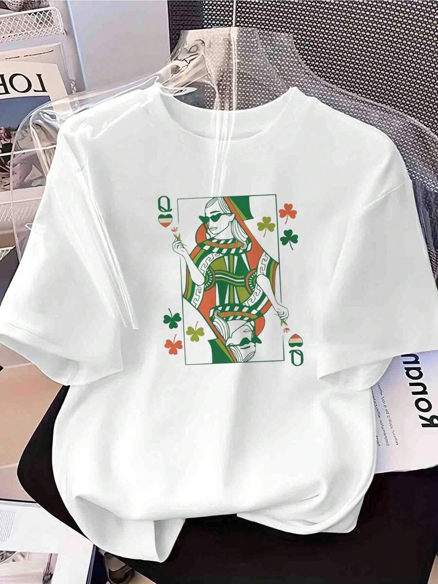 Women's T-Shirt With Green Four-Leaf Clover And "Queen Of Hearts" Poker Card Print, Pure Cotton Women's T-Shirt, Round Neck Top - Lightweight, Casual, With Festive Fantasy Design And Iconic Quote - Machine Washable, Comfortable For Casual Wear And Holiday Parties - Women's Tops. - 白色 - 查看 1