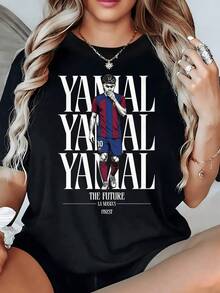 A Design Inspired By The Passion Of Football, Featuring A Player Moving Towards The Future, Symbolizing Strength, Youth, And Hope In The Sport. A Modern, Comfortable, Casual Women's T-Shirt For Everyday Wear. - 黑色 - 查看 1