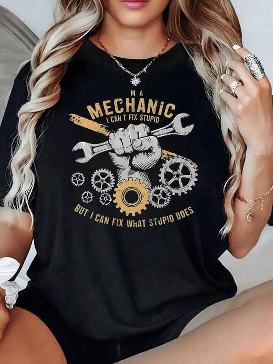 Pu?o sosteniendo llaves inglesas y engranajes que simbolizan fuerza y habilidad mecánica para superar retos camiseta de mujer 100% algodón 220g