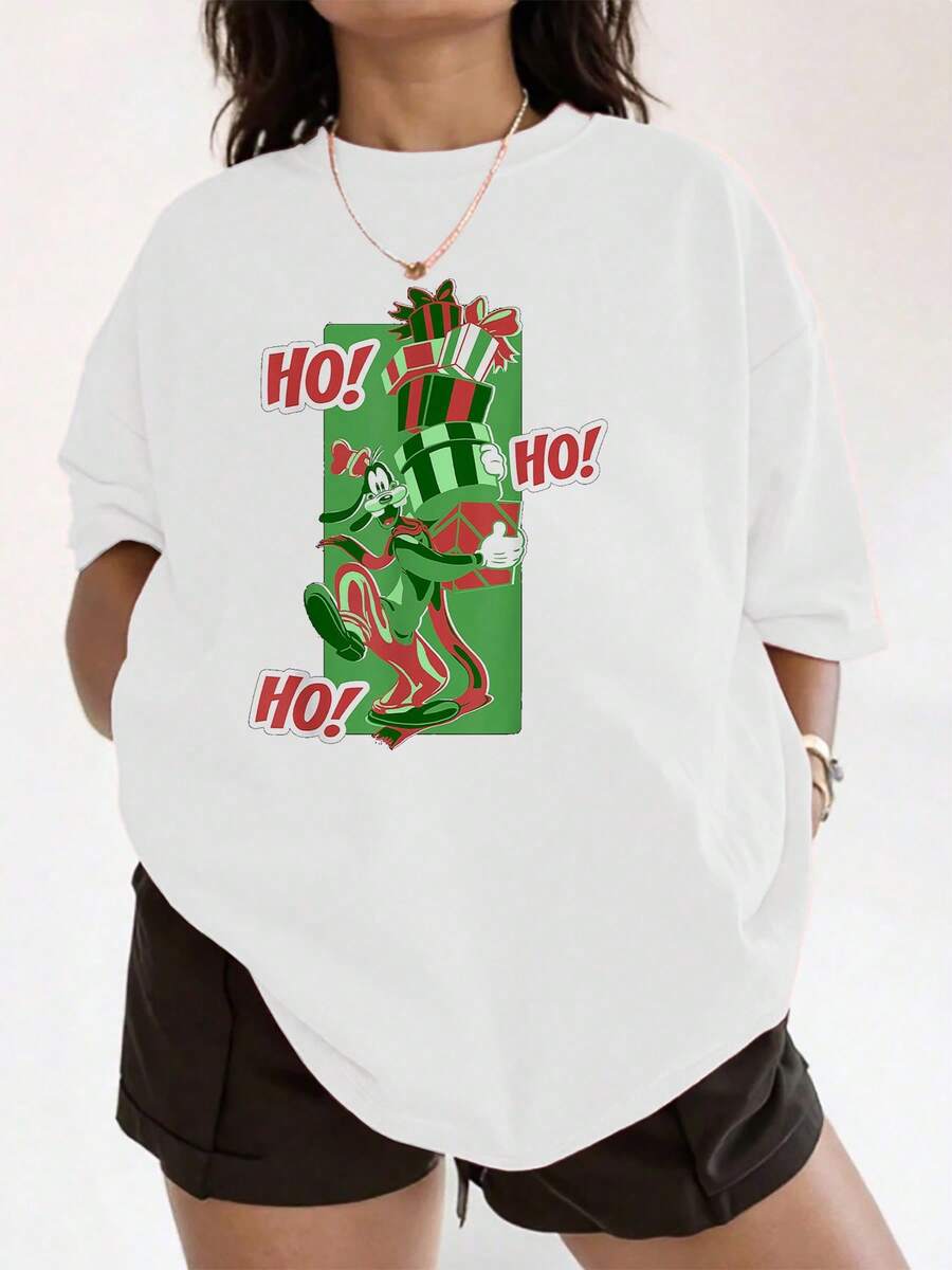 Cheerful Christmas Graphic With A Fun Character Stacking Red And Green Gifts While Expressing Festive Enthusiasm. Ho Ho Ho! Comfortable And Soft Women's T-Shirt, Ideal For Parties And Casual Wear. - 白色 - 查看 1