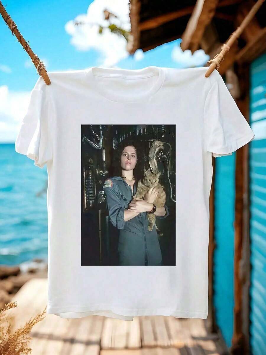 Alien Horror Movie T-Shirt Featuring Ellen Ripley And Jonesy The Cat. # Color: Black, White. Classic Design, Made Of Soft, High-Quality Fabric, Essential Crew Neck Design, Suitable For Casual Or Athletic Wear, A Great Gift And Collector's Item - 白色的 - 查看 1