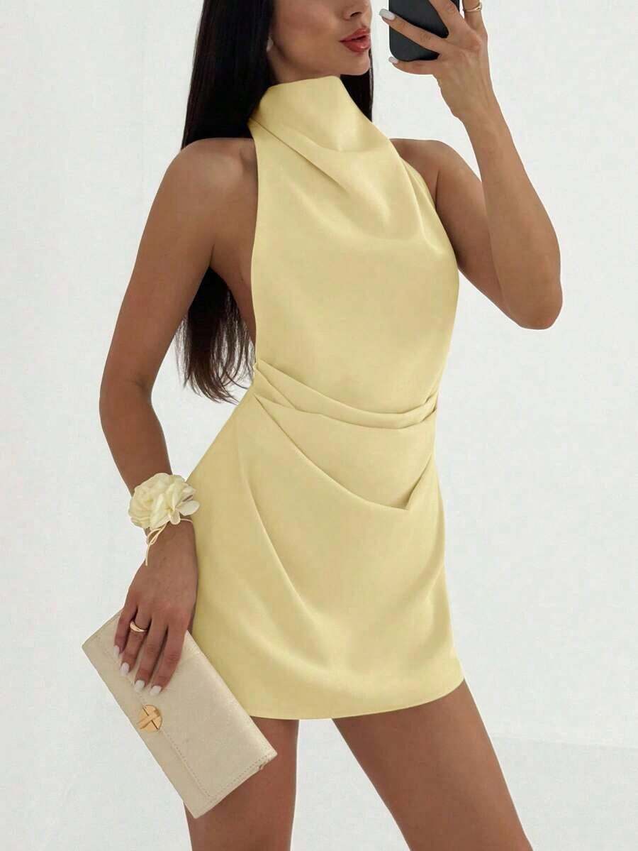Vestido mini plisado de mujer con espalda abierta y atado - amarillo ganso - Ver 1