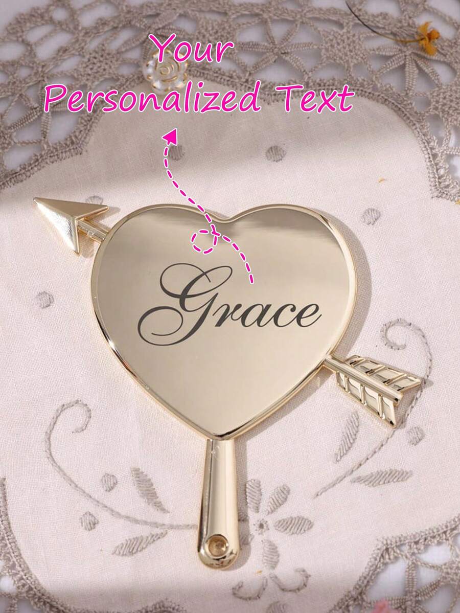 Specchio da mano a forma di cuore e freccia personalizzato, specchio da mano di Cupido con nome personalizzato, regalo per damigella, regalo di matrimonio per lei, ricordo romantico - Multicolore - Visualizzare 1