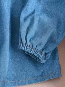 Mature Denim Blusa de mezclilla de mujer con un solo botonadura y lazo versátil y de moda - Lavado ligero - Ver 5