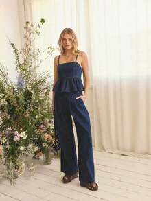 Conjunto de verano para mujer con top casual de tela de mezclilla suave, con tirantes de espagueti, bajo con volantes, ajustado al busto y silueta fluida - Azul lavado oscuro - Ver 5