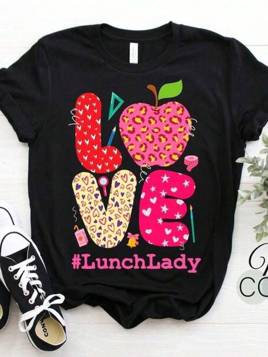 Lunch Lady Love Cafeteria School Food Service Crew Cute T-Shirt, Funny Dinner Lady Perfect Present Ladies Mom Girls Food In School Gift Tees huntrix trajes de primavera niña ropa de niña ropa de playa niña ropa niña 4 años trajes de primavera niña