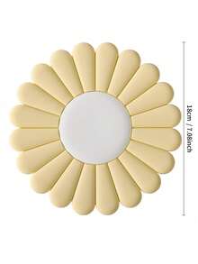 lovely flower 1pc Silicone Heat Resistant Mat, Non-Slip, Suitable For Kitchen Countertop, Ideal For Placing Hot Dishes. Modern Design, Can Hold Pots And Pans. Chic Daisy Pattern Silicone Placemat, Heat-Resistant And Easy To Clean, Can Also Be Used As Coaster And Trivet. - View 17