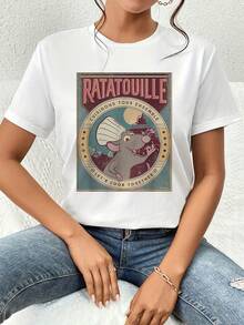 La imagen muestra un simpático ratón chef levantando una cuchara bajo la luna invitando a cocinar juntos como símbolo de creatividad alegría y pasión por la cocina camiseta de mujer  casual cómoda y moderna para verano - Blanco - Ver 1