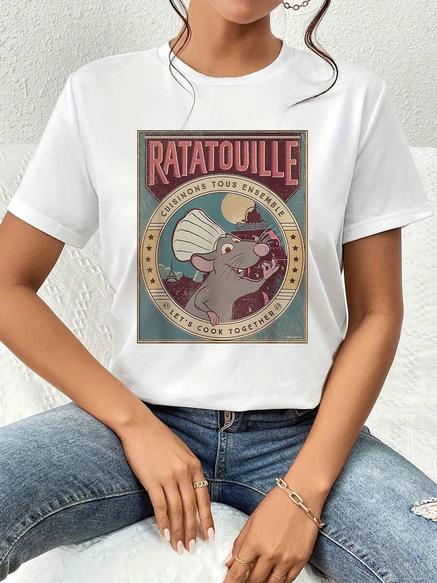 La imagen muestra un simpático ratón chef levantando una cuchara bajo la luna invitando a cocinar juntos como símbolo de creatividad alegría y pasión por la cocina camiseta de mujer casual cómoda y moderna para verano - Blanco - Ver 1
