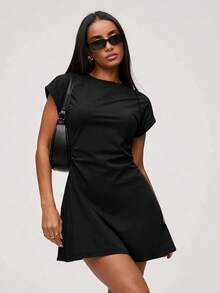 Vestido corto casual de mujer de punto de unicolor con cuello redondo, manga corta y cordón lateral - Negro - Ver 1