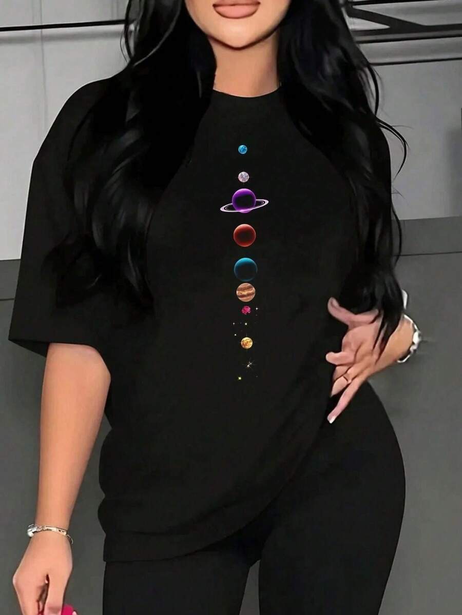 Women's Modern T-Shirt With Planet Print, Space Design, Casual Style, Ideal For Astronomy Lovers And Urban Fashion, Available In Sizes S, M, L, XL And Black Color, Fashionable Clothing, Popular. - 黑色 - 查看 1