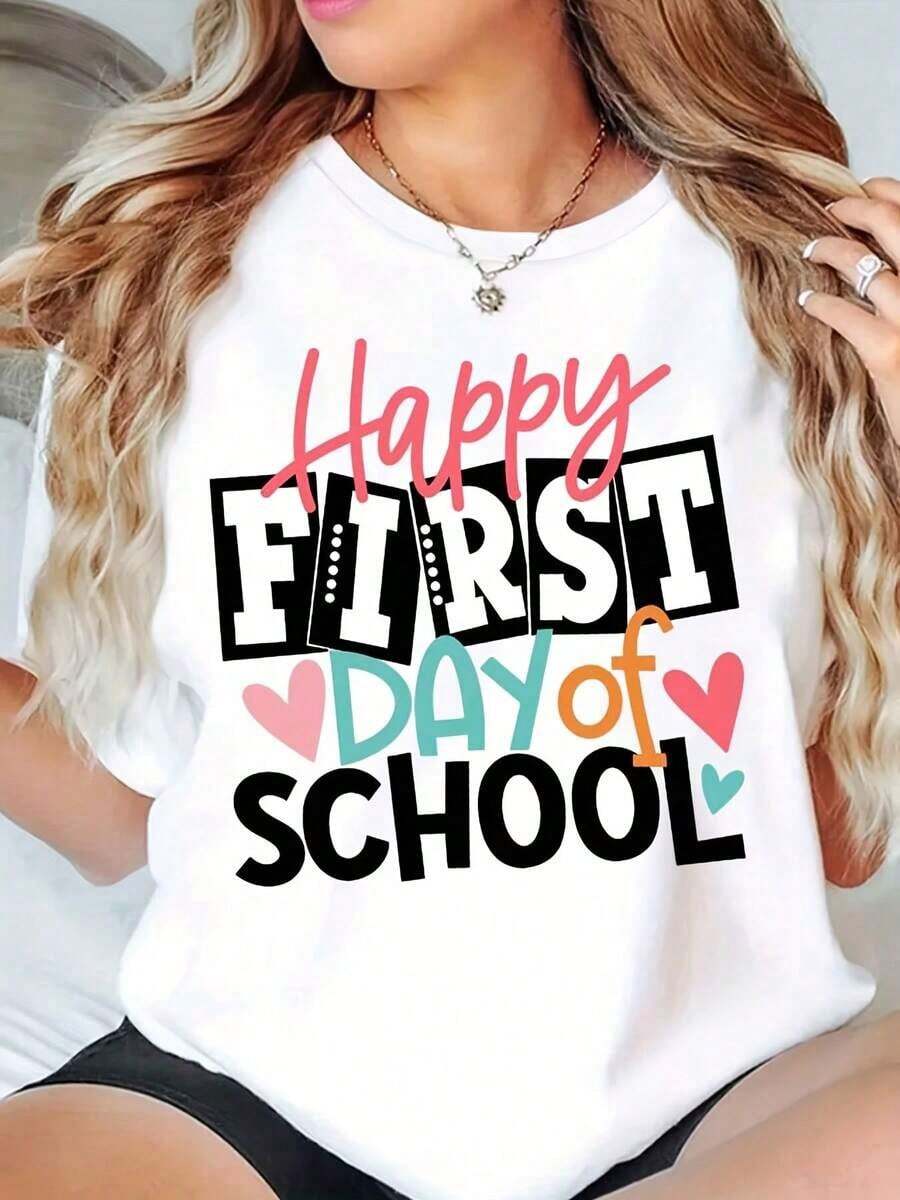 Nuevas llegadas para el verano. Camiseta de cuello redondo con estampado "Feliz Primer Día de Clases" para mujer, top casual para la vuelta al cole. Blusa, camisa > Hermosa. - Blanco - Ver 1
