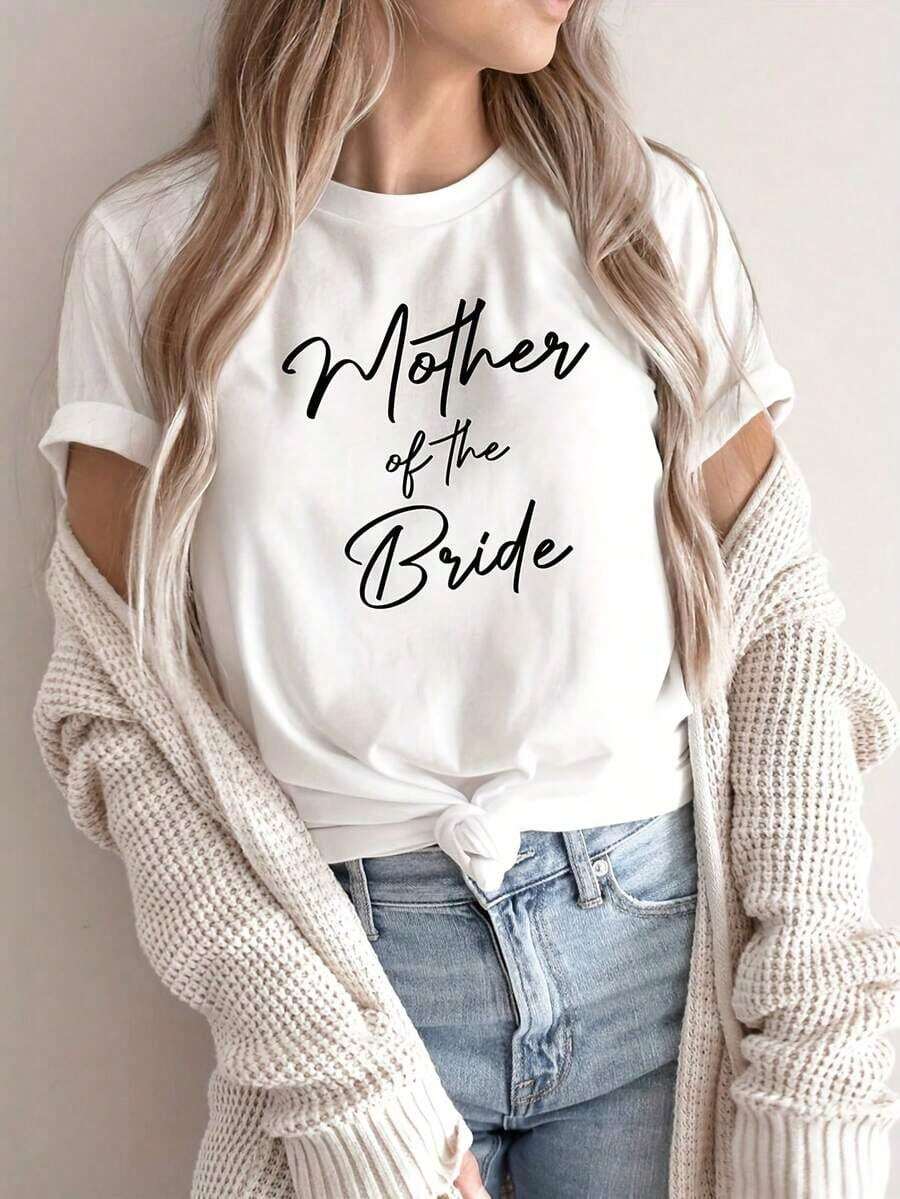 Camiseta para la Madre de la Novia.Camisetas de Despedida de Soltera para Mamá.Fiesta Nupcial.Regalo a juego para la Familia de la Novia.Regalos de Boda para Mamá.Camiseta de Algodón Grueso 220 G para Mujer - Top Blanco para Dama.Confeccionada en 100% algodón puro, grueso y transpirable, esta tela gruesa de 220 G ofrece comodidad y durabilidad.Perfecta para el verano, es ideal para el trabajo, el gimnasio, viajes, salidas informales, deportes al aire libre o para usarla en cualquier temporada.Una prenda básica versátil: ideal para la escuela, ropa de calle o simplemente para relajarse en casa.Camisetas de Mujer. - Blanco - Ver 1