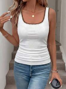 Camiseta de tirantes de cuello cuadrado a rayas minimalista y versátil para mujer, adecuada para uso diario y viajes al aire libre - Blanco - Ver 6