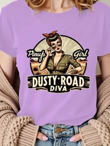 Highway Beauty: El encanto de las mujeres vintage en la polvorienta carretera - Una camiseta deportiva vibrante para la moda y el ocio femenino - Cómoda camiseta de manga corta con cuello redondo para todas las estaciones - Morado - Ver 7
