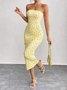 Vestido de tirantes ajustado con estampado floral ditsy en rosa de verano - Amarillo claro - Ver 6