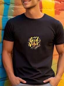 Camiseta Gráfica "Good Vibes" para Hombre| Camiseta casual negra de cuello redondo con diseño de plumas coloridas, manga corta, corte regular, cómoda para todas las estaciones, ropa confortable, estampado vibrante, textura brillante. - Negro - Ver 1