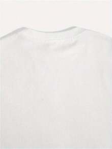 Una camiseta casual de manga corta y cuello redondo de color sólido para damas, estampada con el patrón religioso de la Virgen María en estilo caricaturesco, como regalo para una festividad. - Negro - Ver 4