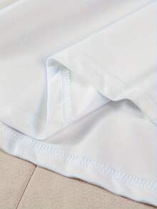 Designed For Modern, Stylish, And Comfortable Women, This Short-Sleeved T-Shirt, Printed With "CHAMPAGNE Please," Exudes French Elegance And A Touch Of Sophistication. Paired With Jeans And Low-Heeled Leather Shoes, It Creates A Chic, French Look. Made From Premium Soft And Breathable Fabric, It's Designed For All-Day Comfort And Versatile Everyday Wear, Perfect For Casual Outings. - 黑色 - 查看 10