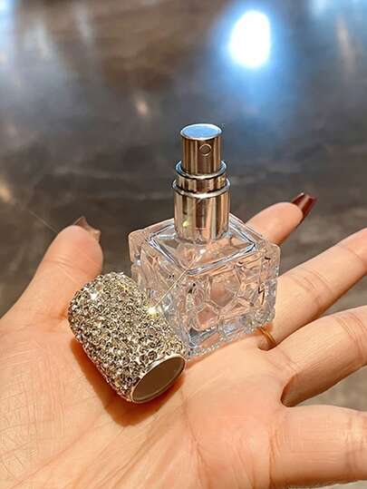 زجاجة رذاذ عطر قابلة لإعادة التعبئة بسعة 10 مل، رذاذ عطر محمول أسود قابل لإعادة التعبئة، رذاذ عطر صغير قابل لإعادة التعبئة، حاوية تخزين مياه أساسية للمستحضرات التجميلية، زجاجة رذاذ عطر، صندوق رذاذ عطر، رذاذ عطر جيب صغير، أداة نقل موزع عطر قابل لإعادة التعبئة، دليل هدايا عيد الحب، هدايا عيد الحب الميسورة التكلفة، عيد الفصح، عيد الأم