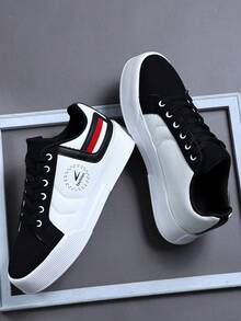 2026 Novos Sapatos Casuais Masculinos, Tênis Retrô Clássico Verde Militar, Sapatos Casuais de Couro com Cadarço, Sapatos Elevadores de Sola Grossa, Sola Macia, Confortável, Respirável e Leve, Versátil para Uso Diário, Tênis Masculinos, Sapatos Casuais Masculinos, Sapatos Estilosos e Personalizados de Estilo de Rua Estudantil, Sapatos Masculinos com Cadarço, Sapatos Masculinos para Skate - Preto e Branco - Visão 5
