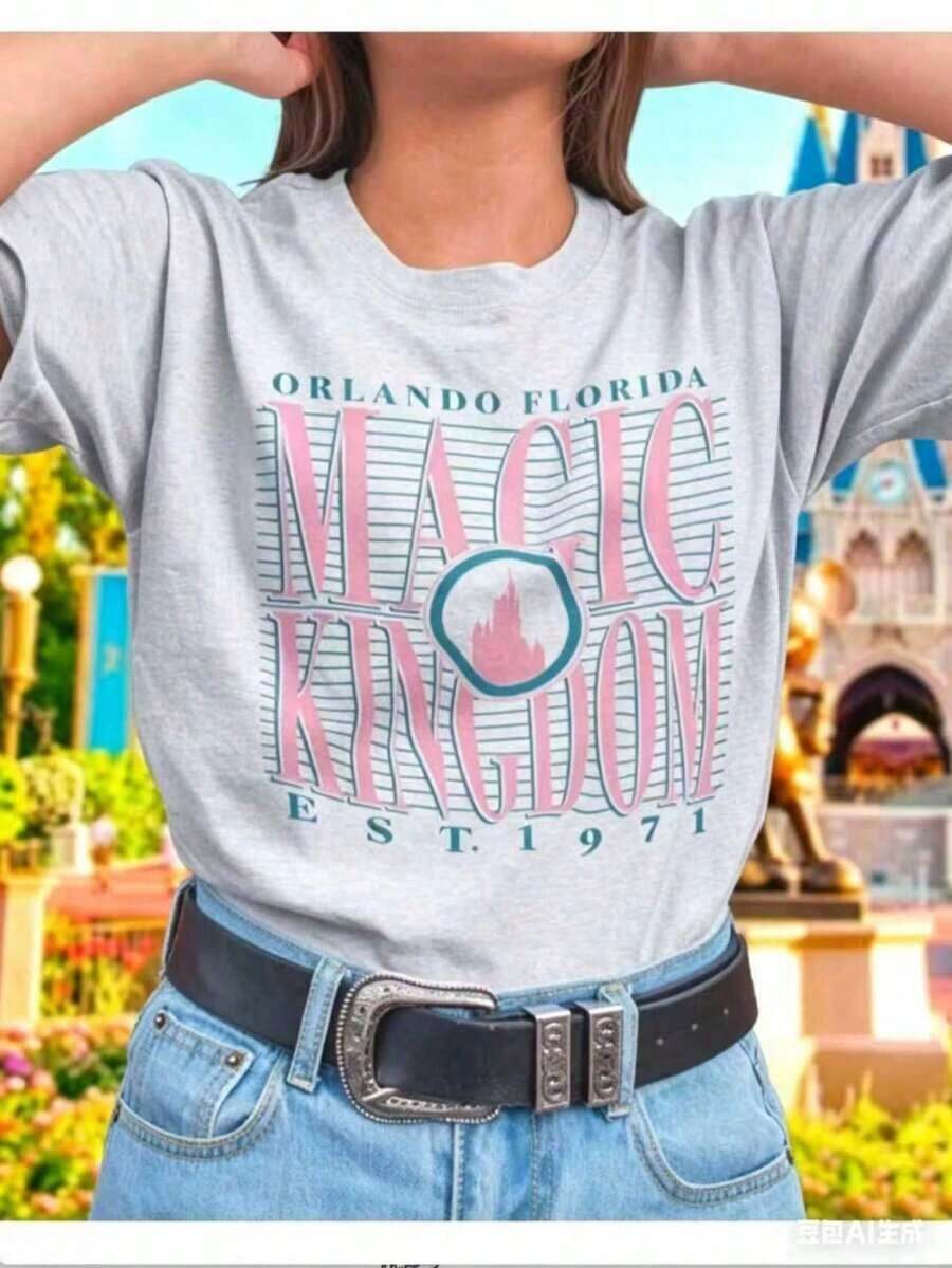 CHICLY19 Camiseta Gráfica Oversized para Mujer% Algodón - Blanca, Manga Corta, con Texto Retro MAGIC, Estampado de Castillo y ORLANDO FLORIDA EST. Diseño de 1971. Camiseta de algodón suave de corte holgado, perfecta para visitas a parques temáticos, vacaciones, viajes familiares y uso diario informal. Camiseta popular de temática nostálgica, corte cómodo y relajado, para fans de parques de atracciones, viajeros y vacacionistas. - Gris - Ver 1