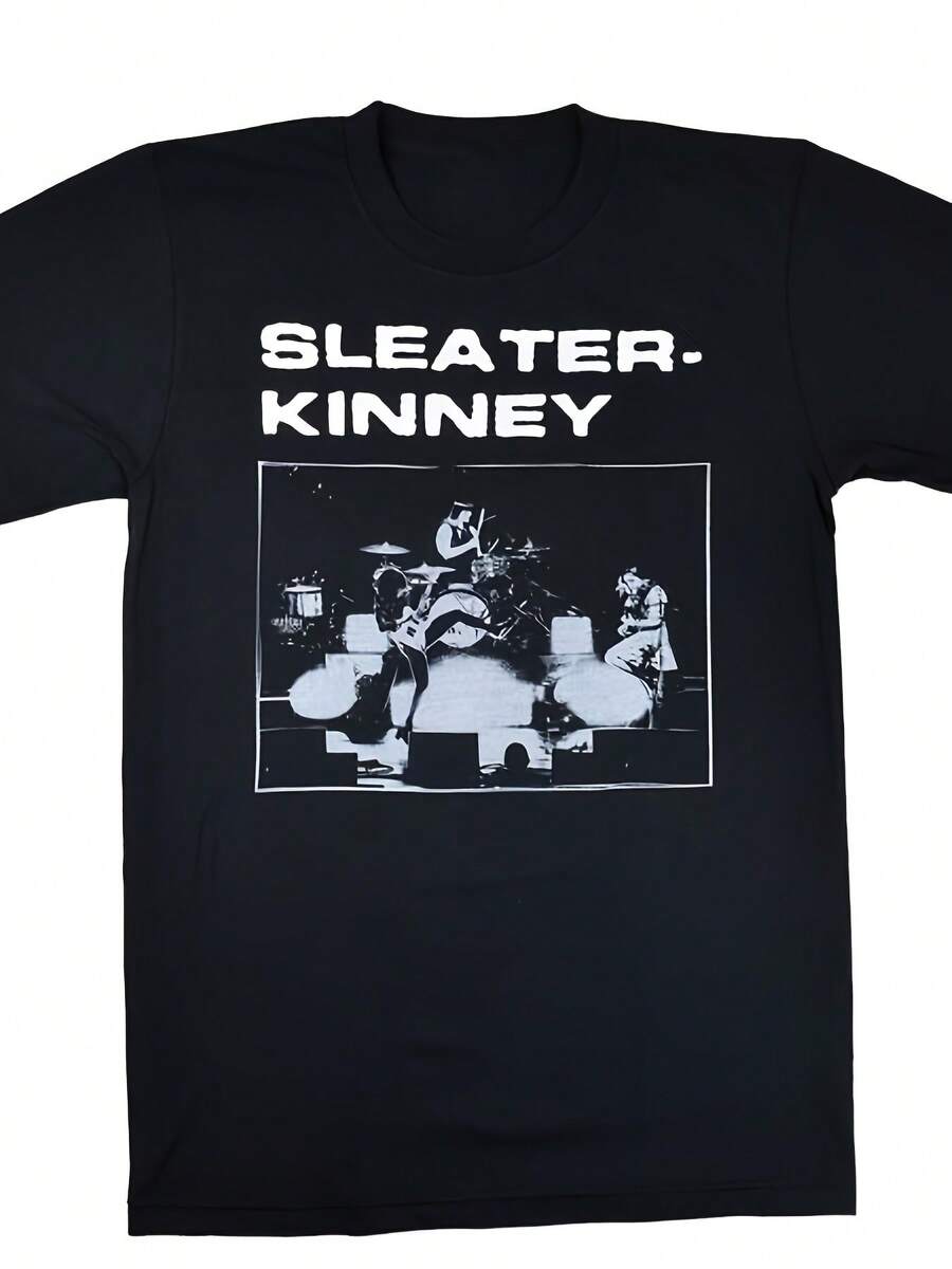 Sleater Kinney Band Graphic Tee For Men And Women, Soft And Essential For Year-Round Casual Wear, Versatile Style For Any Occasion, Affordable Everyday Wear, And A Perfect Gift For Fans And Friends. With A Crisp, Streamlined Cut, This Garment Creates A Clean And Vibrant Look. Its Relaxed Yet Flattering Silhouette Suits All Body Types, Offering A Style That Is Both Casual And Sophisticated. - 黑色 - 查看 1