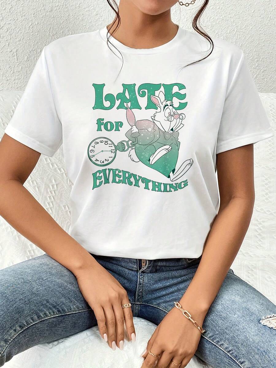 A White Rabbit Running With A Clock Symbolizes Constant Haste And The Charm Of Being Late, Reminding Us To Enjoy The Moment. A Comfortable, Modern, Soft, Casual Women's T-Shirt For Everyday Wear. - 白色 - 查看 1