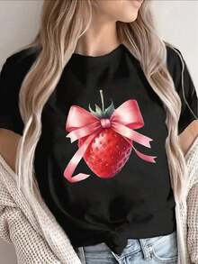 Premium Women's Short Sleeve T-Shirt, 100% Cotton, Casual Everyday Print. Lightweight And Comfortable, This Short Sleeve T-Shirt Features A Strawberry And Pink Bow Design, Ideal For Casual Outings, Lounging At Home, Or Visiting Cafes. - 黑色 - 查看 7