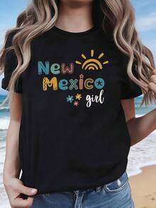 Women's T-Shirt With Vibrant, Contrasting Colors And A New Mexico Girl Print. This Plus-Size T-Shirt Is Perfect For Spring/Summer. Suitable For Trips To New Mexico, Parties, Casual Everyday Wear, And Self-Expression. A Stylish Short-Sleeved T-Shirt For A Chic Everyday Look. - 黑色 - 查看 1