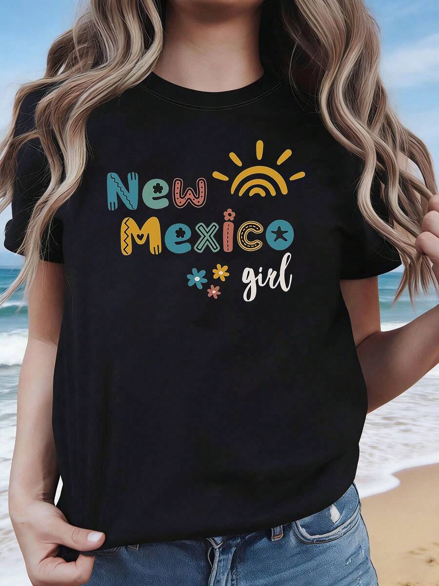 Women's T-Shirt With Vibrant, Contrasting Colors And A New Mexico Girl Print. This Plus-Size T-Shirt Is Perfect For Spring/Summer. Suitable For Trips To New Mexico, Parties, Casual Everyday Wear, And Self-Expression. A Stylish Short-Sleeved T-Shirt For A Chic Everyday Look. - 黑色 - 查看 1