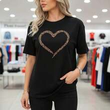 Women's Short-Sleeved Cotton T-Shirt With Leopard Heart Print, Casual Loose Fit With Round Neck, Sizes S-5XL Available, Basic Summer Fashion Graphic Tee For Everyday Wear, Black Blouses For Women > Casual Blouse Clothing For Women - 黑色 - 查看 12