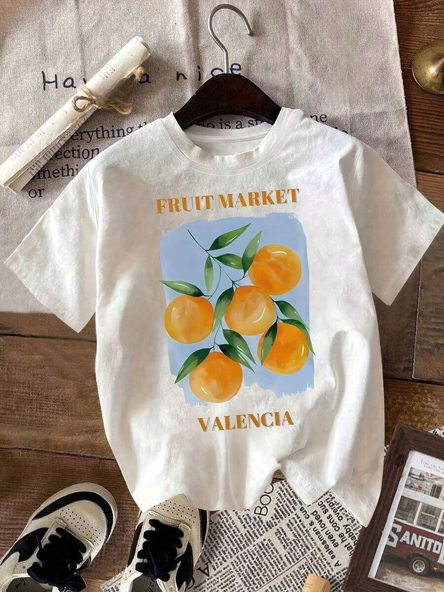 Women's Casual T-Shirt With Fruit Print - "Fruit Market Valencia" Design, Short Sleeve, Round Neck, Lightweight Polyester, Perfect For Spring And Summer, Casual Summer Wear | Fruit-Themed T-Shirt | Stylish Lettering. Excellent Gifts For Friends And Family. A Youthful And Modern Design, With A Loose Fit, 100% Cotton, Durable. - 白色 - 查看 1