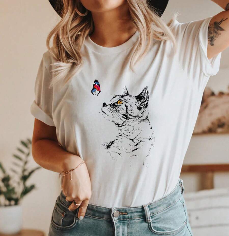 Camiseta de Gato y Mariposa, Algodón Puro, Camiseta Natural, Camiseta con Diseño Gráfico Dibujado a Mano, Camisetas Ajustadas para Mujer, Gato y Mariposa - alta calidad - Blanco - Ver 1