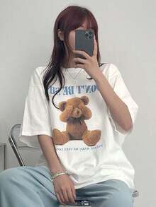 Women's Summer T-Shirt With A Round Neck And Dropped Shoulders, Loose Fit, Featuring A Cartoon Bear Print That Says "DON'T BE SHY, PLEASE MAKE ME FEEL LONELY." Cute Oversized T-Shirt, Teacher Outfit - Unisex Loose-Fitting Cotton Short-Sleeve T-Shirt With A Round Neck And Urban Vintage Style - 白色的 - 查看 3