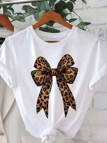 Camiseta Blanca Casual para Mujer con Diseño de Lazo y Estampado de Leopardo - Manga Corta, Cuello Redondo, Top para Todas las Temporadas, Ajuste Regular Cómodo, Lavable a Máquina, para Atuendo Casual, Ropa Elegante de Ocio, Material de Fácil Cuidado, blusa casual mujer, playeras de mujer algodón - Blanco - Ver 7