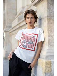 Camiseta "Rowan" en paleta de rojos – Símbolo de fuerza y resiliencia |   Gift for Herblusas para mujer>camisa      blusas para dama - Blanco - Ver 1