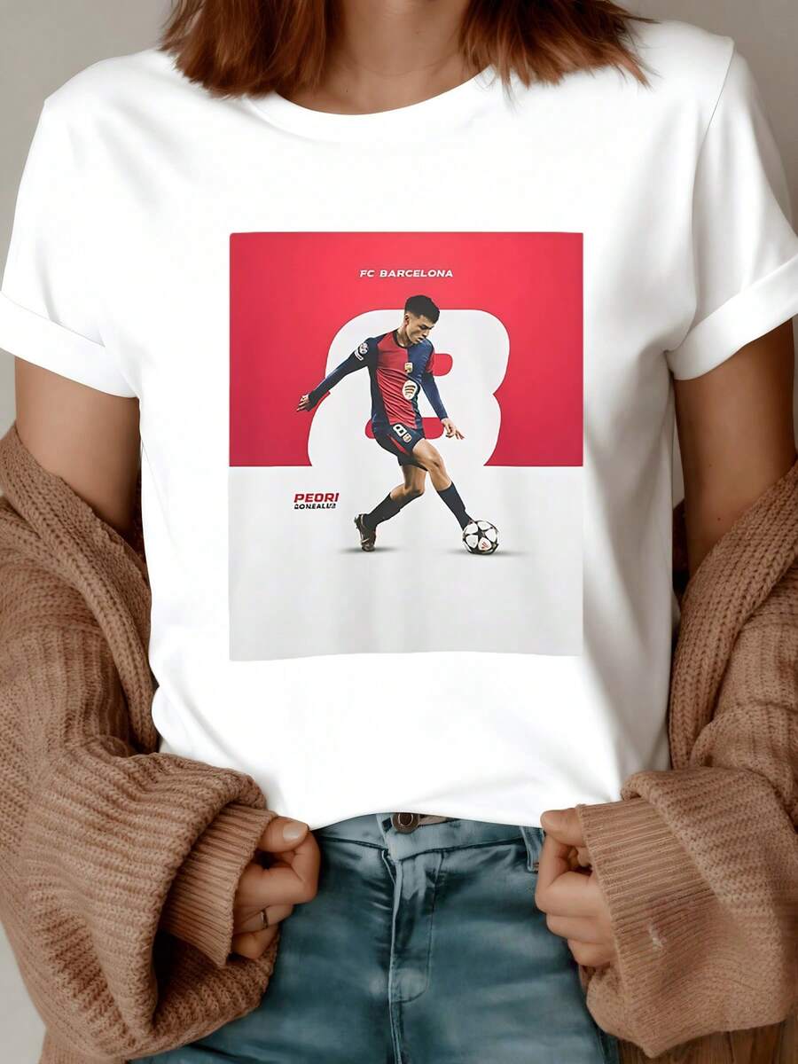 Player In Full Motion Symbolizing Passion, Strength And Competitive Spirit Of Football With A Red And White Background That Conveys Energy And Enthusiasm. Modern And Casual Women's T-Shirt. - trắng - Xem 1