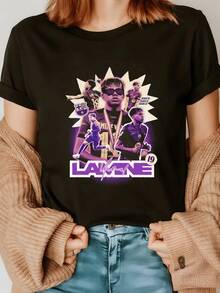 Print Showcasing Moments Of Sporty Energy With Female Figures In Action, Purple And Gold Tones Creating A Sense Of Strength And Passion. Modern Casual Women's T-Shirt For Everyday Wear - 黑色 - 查看 1