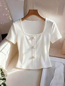 Camiseta elástica de manga corta con cuello cuadrado en color albaricoque sólido minimalista para mujer, adecuada para uso diario, con decoración de botones, diseño extremadamente simple, versátil para el verano - Blanco - Ver 5