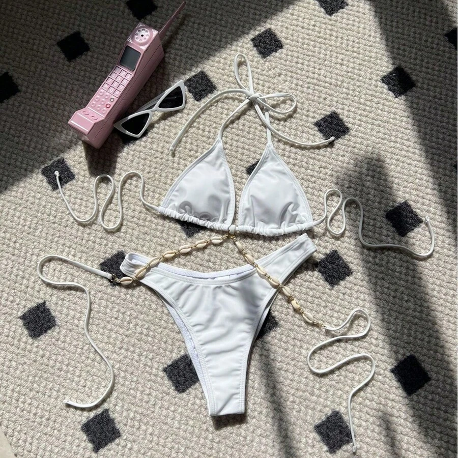 Traje de baño bikini sexy de color sólido con cadena decorativa. - Blanco - Ver 1