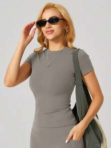 1 pieza Camiseta deportiva de manga corta de ajuste ceñido y minimalista para mujer, ideal para el verano - Gris - Ver 6