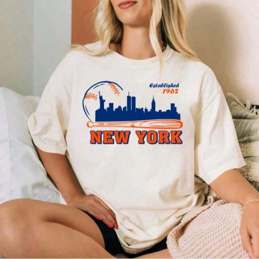 Camisetas Premium Casuales Unisex Lindas, Camiseta Unisex de Color Cómodo con Diseño Vintage de Béisbol de Nueva York Est. 1903, Camiseta para el Día del Partido de Béisbol de Nueva York, Camiseta Deportiva de NYC, Camiseta de Béisbol Americana - Blanco 3 - Ver 1