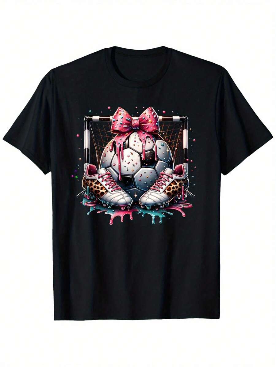 Camiseta estampada de fútbol para mujer, estilo lindo y juvenil. Con diseño de balón y portería, ideal para conjunto deportivo, look de fiesta de cumpleaños, regalo y entrenamiento diario. Tela suave y transpirable, apta para usar todo el año, perfecta para ocaciones casuales y actividades de fútbol