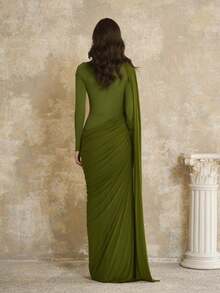 Round Neck Dress With Long Sleeves, Fitted Cut With Pleats And Floating Ribbons, Elegant And Modern Style. - Green - View 4