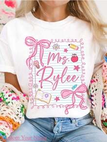 2026 Nuevos productos de gran : Camiseta de mujer con cuello redondo, 1 pieza, Camiseta personalizada de maestra coqueta, Camiseta preppy para el regreso a clases, Camiseta de maestra coqueta para el primer día de clases, Lazo coqueta rosa femenino, Camisetas para el equipo de maestras, Camiseta personalizable, regalo para ella, madre, hija, maestra, enfermera, temporada de juegos, 100% algodón. - Blanco - Ver 10