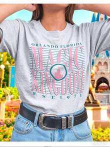 CHICLY19 Camiseta Gráfica Oversized para Mujer% Algodón - Blanca, Manga Corta, con Texto Retro MAGIC, Estampado de Castillo y ORLANDO FLORIDA EST. Diseño de 1971. Camiseta de algodón suave de corte holgado, perfecta para visitas a parques temáticos, vacaciones, viajes familiares y uso diario informal. Camiseta popular de temática nostálgica, corte cómodo y relajado, para fans de parques de atracciones, viajeros y vacacionistas. - Gris - Ver 3