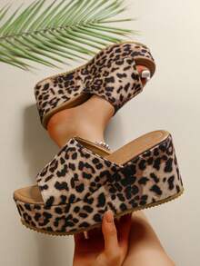 2026 Latest Leopard Print Atmosphere Sandals, Popular Waterproof Platform Women's Slides, College Style Ladies Thick Bottom Open Toe Sandals, Comfortable Increased Height Wedge Heel Outdoor Wear - Leopard Print - View 13