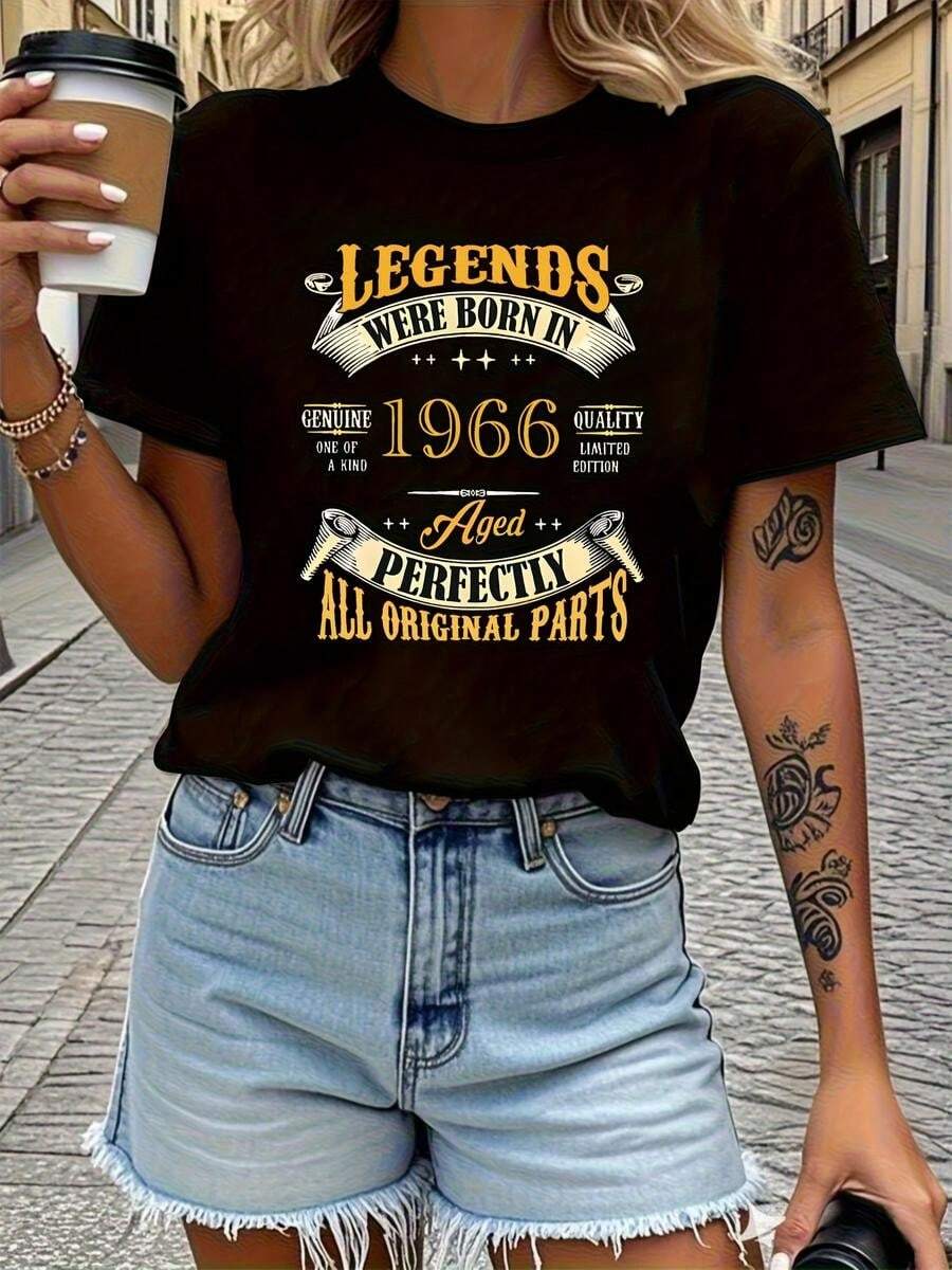 One Piece, A Classic And Versatile Pure Cotton Short-Sleeved T-Shirt, Ideal For Any Season. The Letter Print Evokes A Unique Retro Style For Women, With A Fashionable Touch. - 黑色 - 查看 1