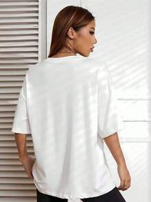 Women's T-Shirt "In The Era Of My Spoiled Wife" With Geometric Print, Bold Multicolor Lettering, Round Neck, Short Sleeves, Casual Sporty Style, Breathable, Machine Washable, Suitable For Spring, Summer And Autumn, Fashionable Casual Wear, Geometric Print T-Shirt. - 白色 - 查看 2